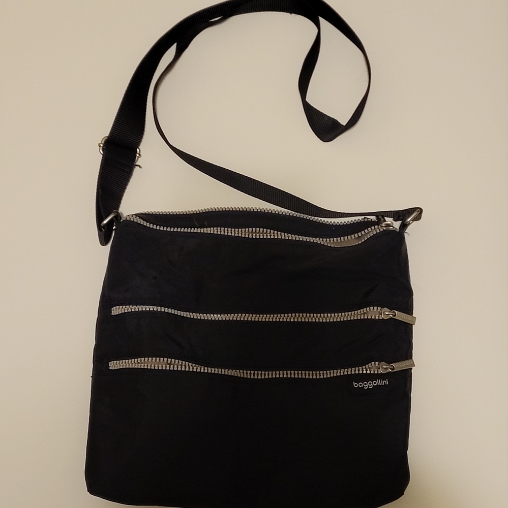 Black Baggallini Crossbody Bag